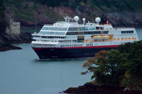 19 August 2022 - 06:16:14

----------------------
Cruise ship Maud returns to Dartmouth